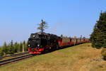 99 236 mit P 8932 am 21.04.2018 bei der Einfahrt in das Stumpfgleis an der Ausweichstelle  Goetheweg .