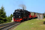 Nachdem die Weiche gestellt ist, setzt 99 236 am 21.04.2108 nun ihre Fahrt nach Drei Annen Hohne auf dem Streckengleis fort.