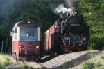 Doppelausfahrt aus Alexisbad. 187 019 verlsst den Ort zur Fahrt nach Nordhausen und 99 6001 zur Fahrt nach Harzgerode; 16.06.07 um 18.47 Uhr