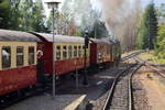 Nachdem unser Sonderzug am Nachmittag des 22.08.2020, auf der Rückfahrt vom Brocken nach Wernigerode, den Bahnhof Schierke erreicht hat, verläßt diesen nun P 8937 (Wernigerode -