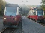 Hier links 187 018-7 der HSB nach Hasselfelde und rechts 187 017-9 der HSB nach Ilfeld, diese beiden Zge standen am 19.10.2009 im Bahnhof  Eisfelder Talmhle .