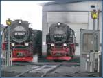 Beeindruckend sind sie immer wieder die Neubauloks der Harzer Schmalspurbahnen wie hier in Wernigerode die 99 7240-7 und die 99 7245-6.(07.12.2009)