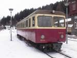 Triebwagen 187 012 der HSB am 31.12.01 im Bhf. Alexisbad.