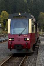 Zwei Umsteiger und zwei Zusteiger in Eisfelder Talmhle hatte 187 016 - 1 am 16.10.2012 gegen 09:30 Uhr Richtung Hasselfelde  zu befrdern. 