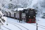 Winterzauber im Bahnhof Schierke. Das Bild zeigt 99 7237  mit P8937 am 25.01.2013 kurz vor Ausfahrt zum Brocken.