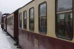 Kurz nachdem 199 874 am 26.01.2013 mit ihrem Sonderzug von Wernigerode nach Eisfelder Talmhle im Bahnhof Benneckenstein eingelaufen war, bot sich mir am Bahnsteig diese kleine Szene: Ein Teddybr