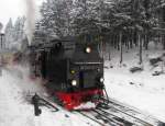 HSB 99 7247-2 mit der HSB 8926 vom Brocken nach Drei Annen Hohne, am 29.03.2013 in Schierke.