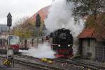 Langsam faucht und zischt 99 236 am 18.10.2013 mit P8903 in Richtung Eisfelder Talmhle aus dem Bahnhof Wernigerode. Nchster Halt: Wernigerode-Westerntor.