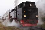 Nachdem Planzug P8923 in Richtung Brockenbahnhof am 18.10.2013 ber die Ausweichstelle  Goetheweg  gedonnert ist, hat jetzt 99 7241 ihren Zug nach Drei Annen Hohne aus dem Stichgleis gedrckt und wird