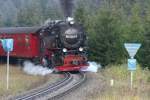 99 7243 mit einem Zug zum Brocken im Drngetal; 29.10.2006