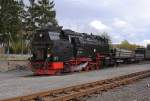 Am frühen Nachmittag des 20.10.2013 rangiert 99 7247 ihren Sonder-PmG der IG HSB, im Bahnhof Stiege, gerade auf ein Abstellgleis, um Platz für eine Kreuzung zweier planmäßiger