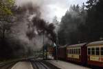 99 7241 mit Brockenzug am Nachmittag des 15.04.2014 auf Gleis 1 im Bahnhof Drei Annen Hohne.