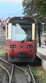 Am Montag, 14. August 2006 steht um 14:42 Uhr der Triebwagen 187 016-1 der Harzer Schmalspurbahn im Bahnhof Wernigerode. Er ist an einem dampflokbespannten Personenzug angekoppelt. Diese beiden Einheiten fahren dann bis Drei Annen Hohne. Dort wird der Triebwagen abgekoppelt und fhrt Richtung Eisfelder Talmhle. Der dampflokbespannte Personenzug fhrt zum Brocken.