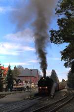 99 222 vor P8920 zum Brocken am 17.102014 im Bahnhof Drei Annen Hohne.