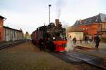 Kaum ist 99 6101 am 18.10.2014 auf ihrer Fahrt mit einem IG HSB-Sonderzug nach Hasselfelde im Bahnhof Gernrode eingetroffen, schwärmen auch schon die Fotografen zum Ergattern einer schönen