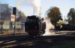 99 6001 am Morgen des 19.10.2014 auf Rangierfahrt vom Lokschuppen zur Bekohlungsanlage im Bahnhof Gernrode.