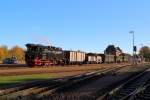 Am Morgen des 19.10.2014 wird jetzt 99 6001 auf dem Abstellgleis im Bahnhof Gernrode an den Sonder-PmG der IG HSB angekuppelt, um ihn hierauf am Bahnsteig zur Abfahrt bereitstellen zu können.