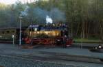 99 6001 mit IG HSB-Sonderzug am 19.10.2014 beim Wasserfassen im Bahnhof Alexisbad.