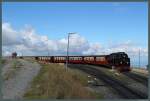 99 222 wartet am 27.09.2015 mit P 8924 im Bahnhof Brocken auf die Abfahrt Richtung Wernigerode.