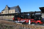 Lok 99 7239 beim Wasserfassen vor der Abfahrt aus dem Bahnhof Quedlinburg nach Alexisbad am 17.02.2016.