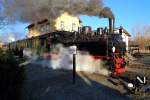 99 5901 am Morgen des 14.02.2015 beim Herausziehen des IG HSB-Sonder-PmG`s aus dem Bw-Bereich am Bahnhof Gernrode.