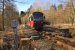 187 015 als P8952 aus Nordhausen kommend und mit Fahrziel Quedlinburg, am 14.02.2015 kurz vor Einfahrt in den Haltepunkt Silberhütte (Anhalt).