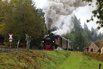 Scheinausfahrt von 99 5901 mit IG HSB-Sonderzug am 17.10.2015 aus dem Haltepunkt Sorge. (Bild 1)