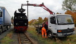 Bekohlung von 99 6001, im Rahmen einer Sonderzugveranstaltung der IG HSB, am Nachmittag des 18.10.2015 im Bahnhof Harzgerode. (Bild 2)