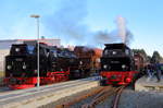 99 222 mit Fotogüterzug und 99 6001 mit IG HSB-Sonderzug 2 am 06.02.2016 im Bahnhof Benneckenstein, bereit zur Rückfahrt nach Wernigerode.