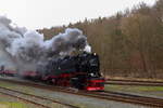 Ausfahrt von 99 7239 mit P8965 (Gernrode-Hasselfelde) am 07.02.2016 aus dem Bahnhof Alexisbad. (Bild 4)