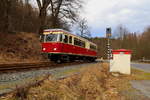 Triebwagen 187 011 als P8955 (Gernrode-Alexisbad) am 07.02.2016 bei der Einfahrt in den Haltepunkt Mägdesprung.