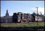 991787 fährt mit dem P 14286 am 4.5.1990 in Moritzburg in Richtung Radebeul ab.