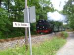 Die 99 1771-7 kurz vor der Einfahrt im Bahnhof Moritzbug - An der Kleinbahn - aus Radeburg kommend.