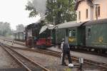 Nachdem 99 1777 am Nachmittag des 31.08.2012 im Bahnhof Radeburg, vom Wasserfassen kommend, auf Rangierfahrt zur bernahme von P3009 nach Radebeul-Ost, eine Weiche berquert hat, wird diese zur