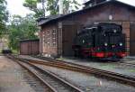 99 1762-6 steht mit Dampf in Radeburg.
Aufgenommen von Bahnsteig von Radeburg.
Bei Sommerwetter am Nachmittag vom 23.7.2015.