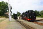 99 1762-6 rangiert mit Dampf in Radeburg. 
Aufgenommen von Bahnsteig von Radeburg. 
Bei Sommerwetter am Nachmittag vom 23.7.2015.