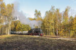 Mansfelder Bergwerksbahn, Güterzugtag 2017. Scheinanfahrt von Lok Nr.20 mit dem Güterzug kurz vom Bahnhof Hettstedt Kupferkammerhütte Pbf am 22. Oktober 2017.