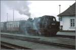 99 2321-0 macht sich mit einem Zug in Bad Doberan abfahrbereit. (Archiv 11/90)