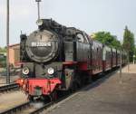 99 2324-4 steht mit MBB14617 von Ostseebad Khlungsborn West Richtung Bad Doberan kurz vor der Ausfahrt im Bahnhof 
Ostseebad Khlungsborn West(11.07.10)
Foto I.Pavel