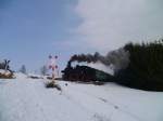 Osterfahrten auf der Museumsbahn Schnheide am 30.03.13, hier vor Neuheide von Sttzengrn kommend.