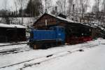 199 008-4 (V 10C) schleppt das  Meppl  99 4511 am 31.01.09 von der Fahrzeuhalle zum Lokschuppen in Jhstadt.