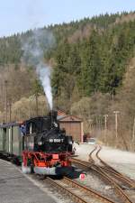 99 1568-7 wartet 10.04.09 in Schmalzgrube auf die Kreutzung mit den Gegenzug.