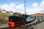 199 007-6 in Schlssel vor der Fahrzeughalle der Prenitztalbahn. (03.04.10)