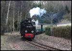 994633-6 hat den Wald am Schloß Granitz durchfahren und erreicht hier am 28.2.2017 mit dem P 108 nach Putbus den Ortsrand von Binz.