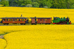 Zum Bahnhofsfest in Putbus war Mh 52 mit Traditionswagen unterwegs.