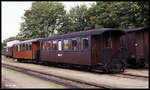 So präsentierte sich am 3.10.1991 noch der Oldtimer Wagen RüKB 37 des Rasenden Roland hier im Bahnhof Putbus.