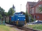 Wieder einmal brachte 251 901 einen Zug von Lauterbach Mole nach Putbus.Am 06.Juli 2010 am B an der Einfahrt von Putbus.