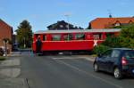 Der TW 13 auf dem Bahnübergang Starzend in Birgden......hier ist er auf dem Wege nach Schierwaldenrath. 29.9.2013