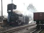 99 1747 und 1761 verruchern die Bekohlungsanlage des Schmalspur-BW Radebeul Ost, 15.09.07