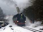 99 1746-9 und 99 1771-7 ziehen den Erffnungszug der Weieritztalbahn am 13.